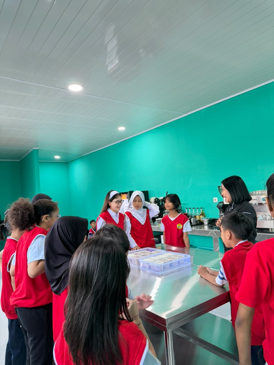 Aktivitas Fun Cooking di Sekolah Paket A